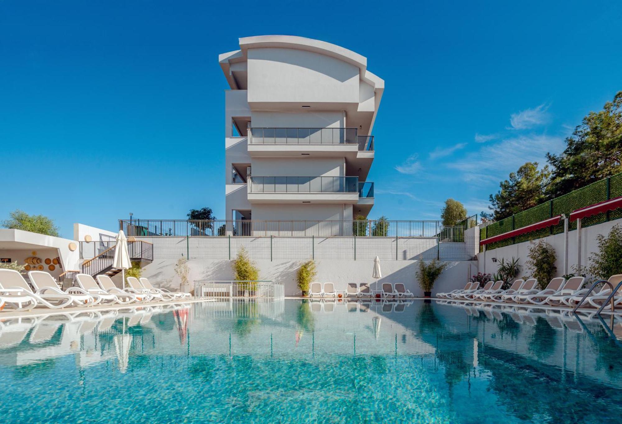 A Hotel Side Exterior foto